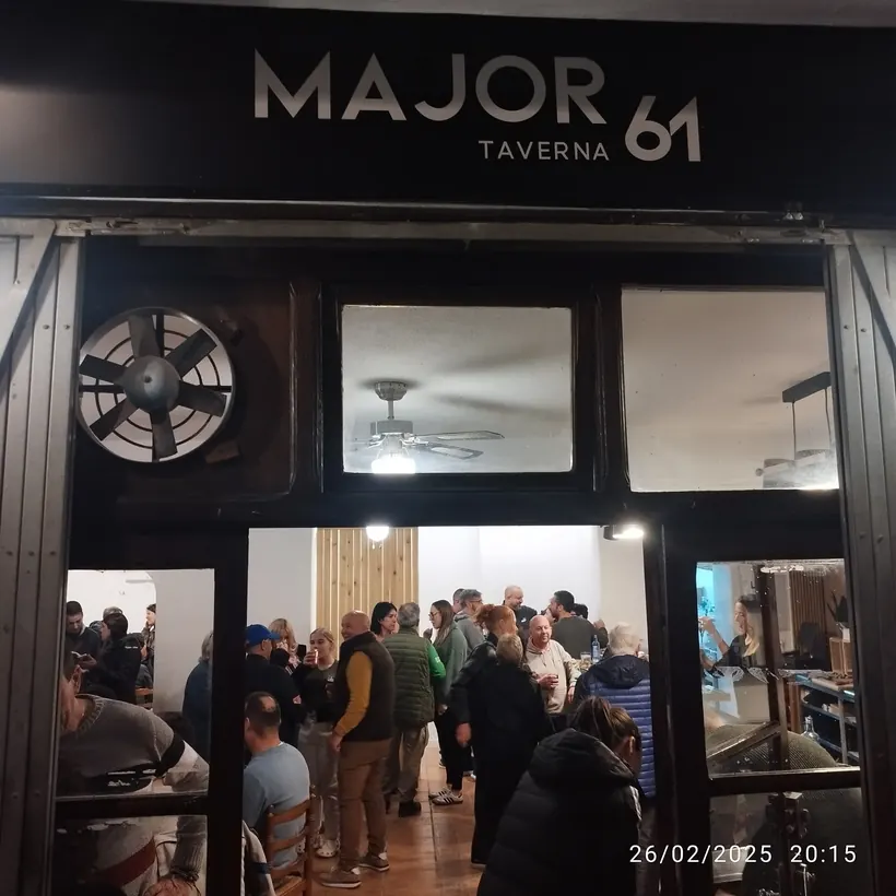 Entrada de Taverna Major 61 durante una celebración